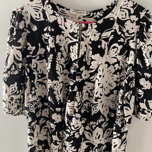 Women's Christian Siriano Black and White Floral Linen Blend Blouse